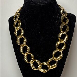 Large Gold-Tone Single Chain Link Rope Design Necklace 18”